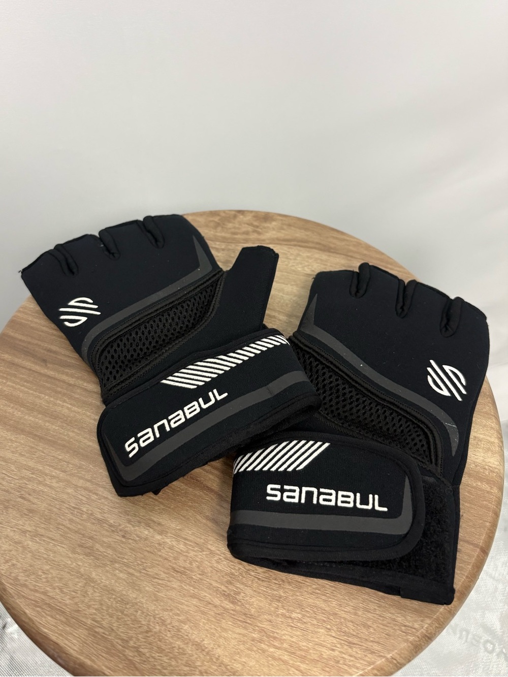 Sanaabul Weightlifting Gloves Wrist Wrap Gym Training Gloves S/M